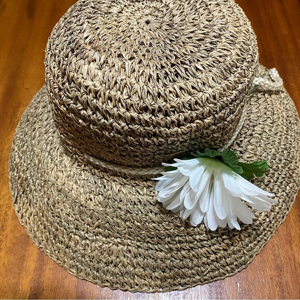 Hat - Picture 4 of 7
